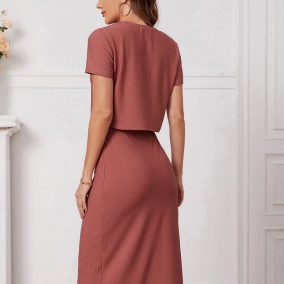 NWOT SHEIN LUNE Solid Tee & Straight Skirt size L in Red Rose - Picture 8 of 10
